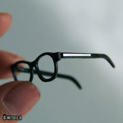 عینک مینیاتوری